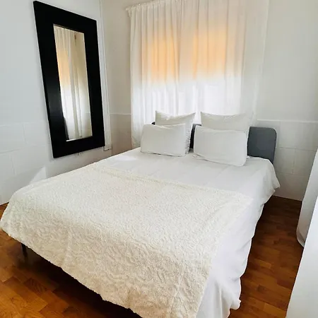 Stylish With Spacious Terrace Apartment *